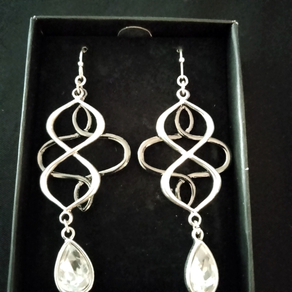 Earrings - Picture 1 of 1